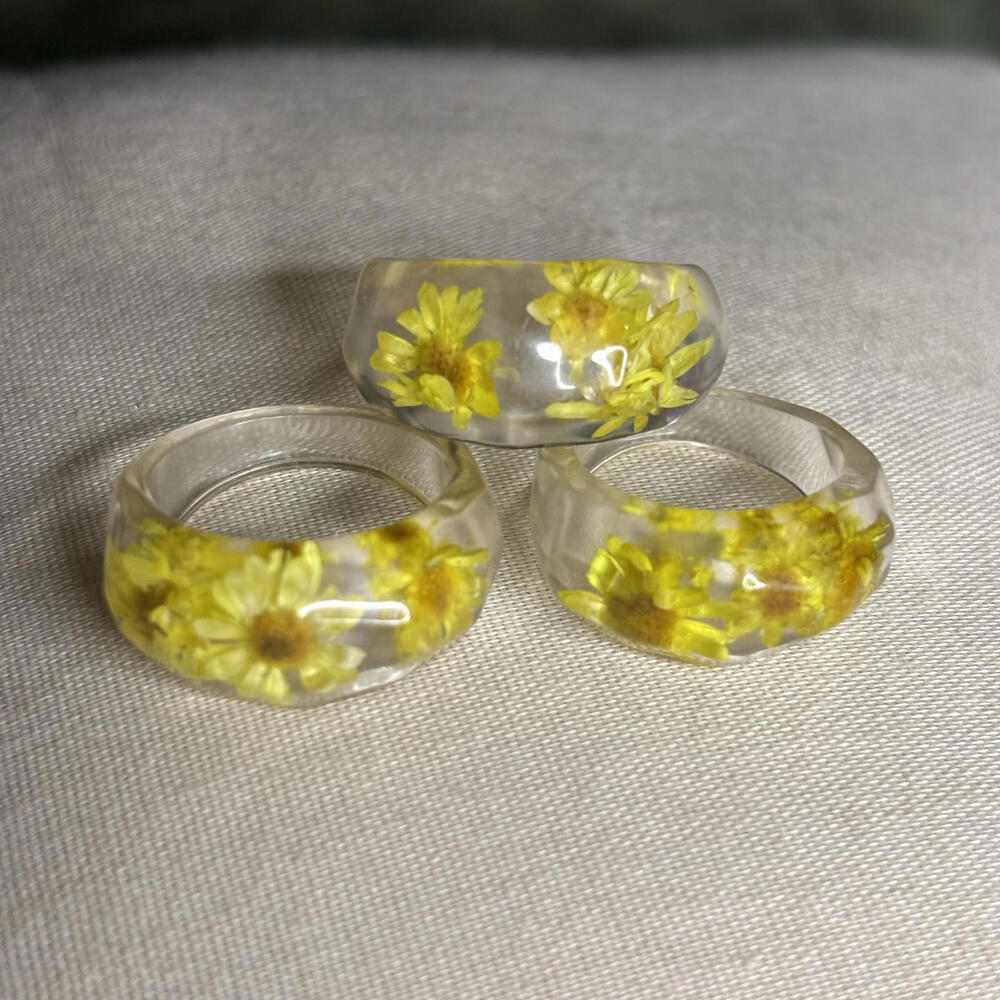 Zad Ring Women's size 6, 7, or 8 Cottage Yellow Clear Facet Resin Ring (1) NEW